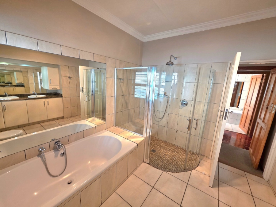 5 Bedroom Property for Sale in Eureka Free State